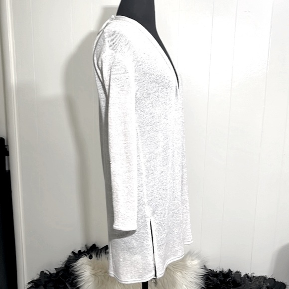 Oatmeal color cardigan. Size small nice condition. Perfect for layering in fall! - Picture 3 of 4